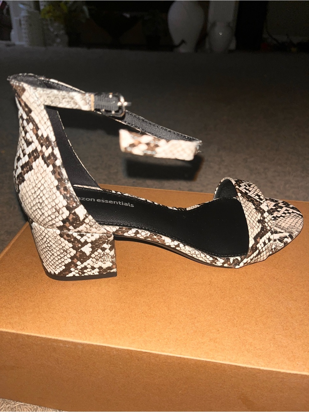 Amazon Essentials Snake-Print Ankle-Strap Block Heel Sandal - Brown & White